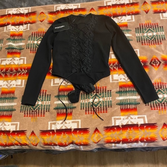 Exotic Bold Evening Wear - Picture 12 of 17